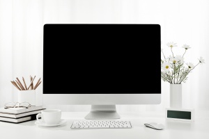  Komputer Mac w biznesie – jak wybrać odpowiedni model od autoryzowanego sprzedawcy?